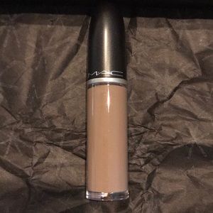 MAC Flesh Stone Retro Matte Liquid Lip Color